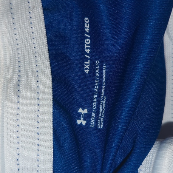 UA Loose Shorts - Picture 7 of 9